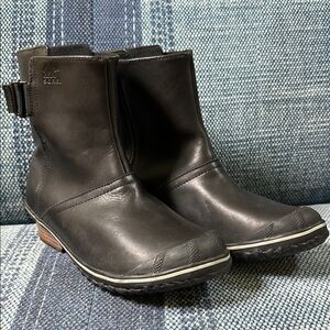 Sorel women’s 11 42 Black Leather Mid-Calf Boots wood heel zipper NWOT